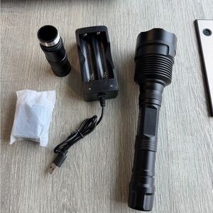 uvBeast Applied Lighting Expertise Box - White with Green & Navy Logo